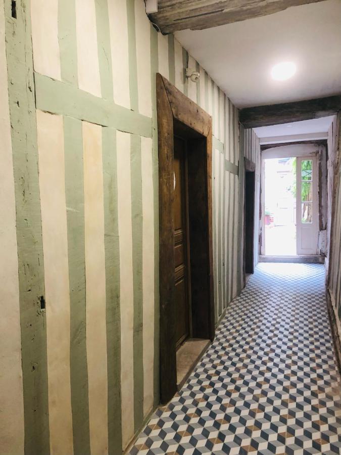 Апартаменты Jade House Hyper Centre Труа Экстерьер фото